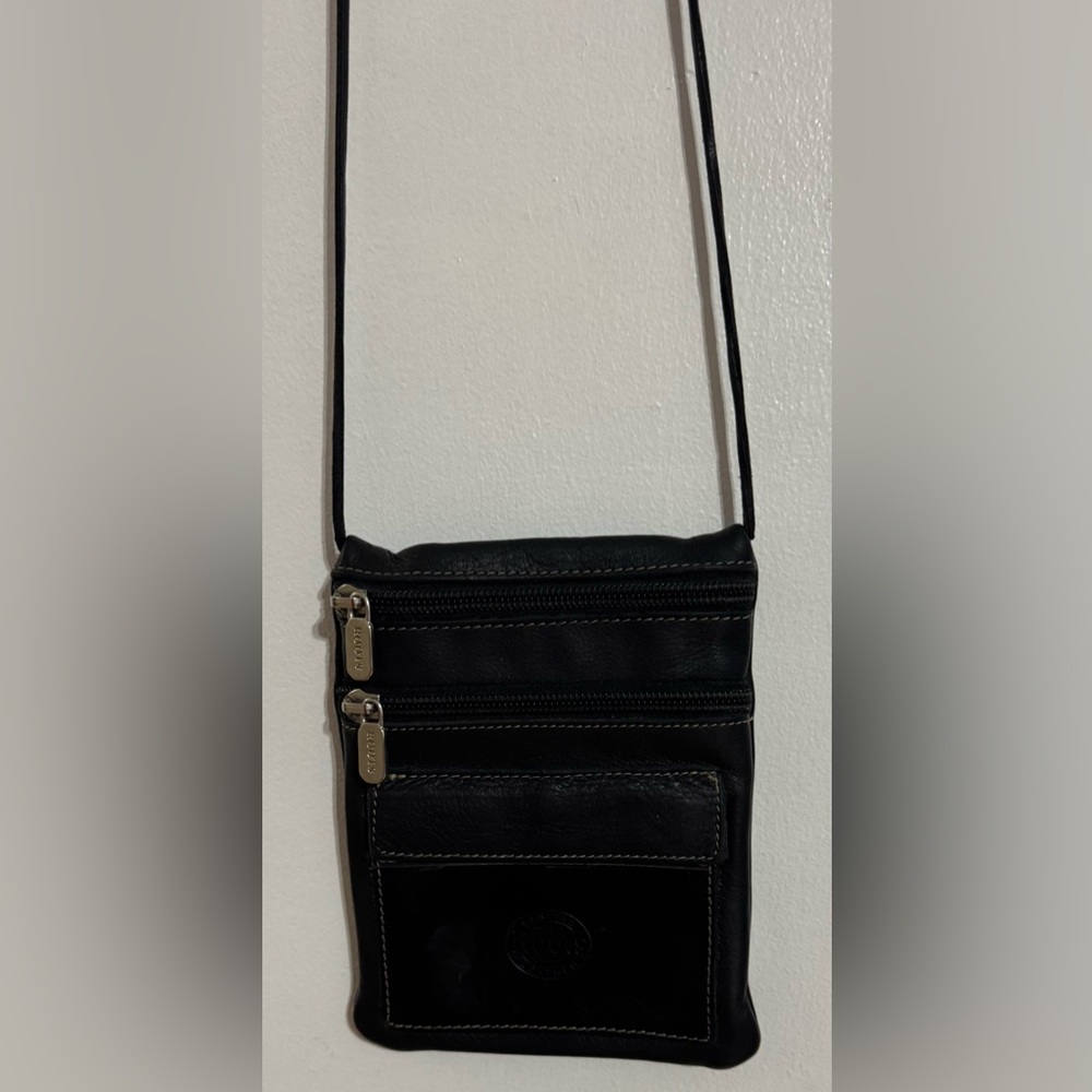 Vintage Roots Black Leather Crossbody Travel Pouch